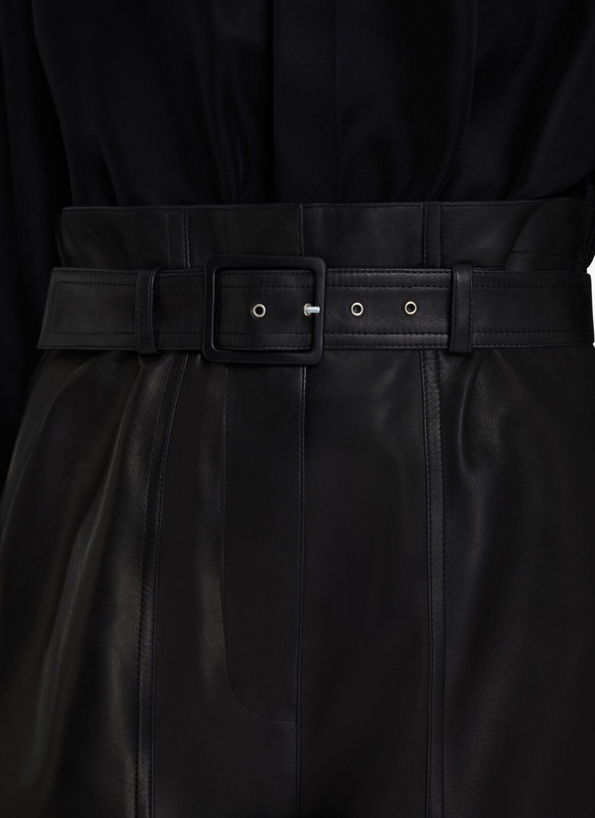 HIGH-WAIST BELTED LEATHER SHORT ALAÏA BLACK HIGH-WAIST BELTED LEATHER SHORT